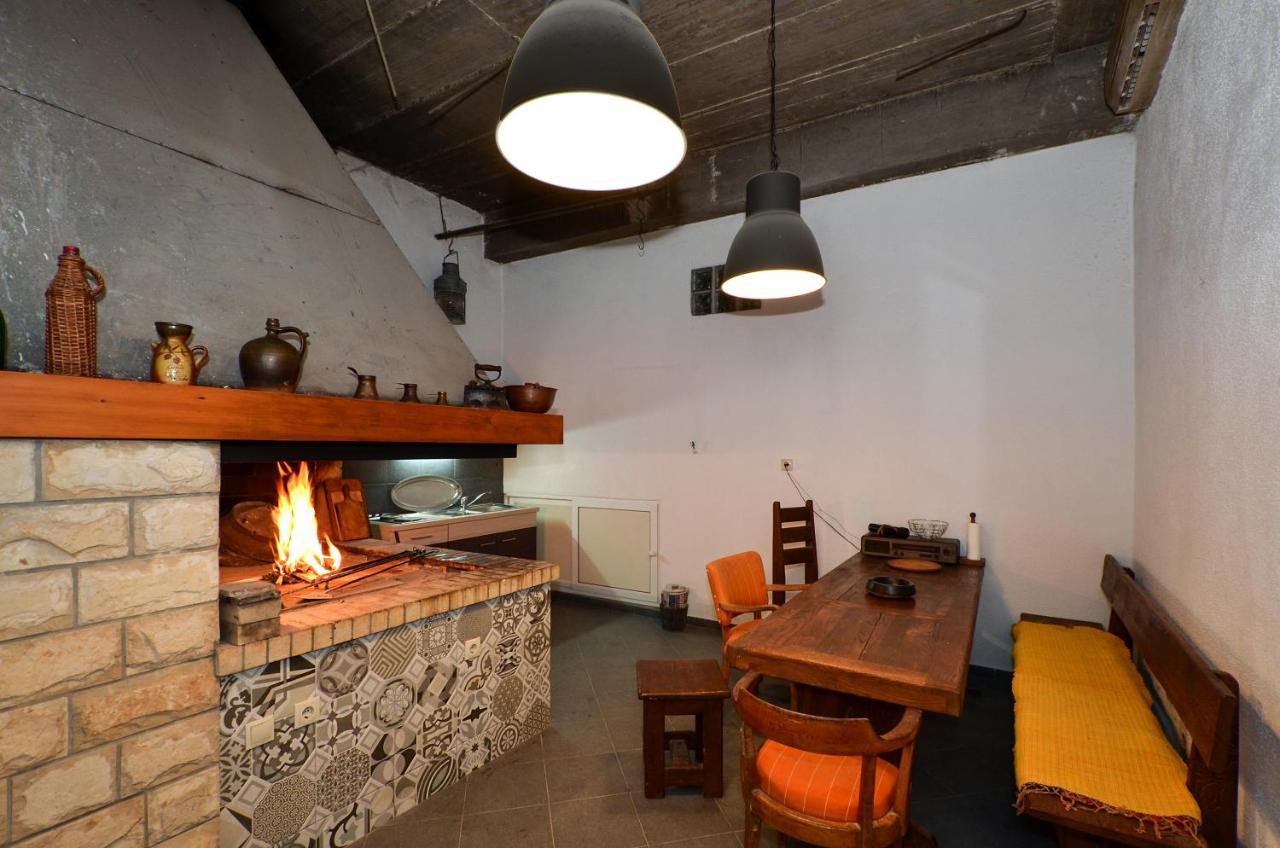Holiday Home Nevera Kastela Ngoại thất bức ảnh
