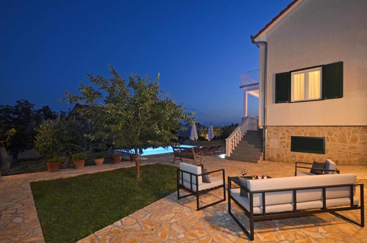 Holiday Home Nevera Kastela Ngoại thất bức ảnh