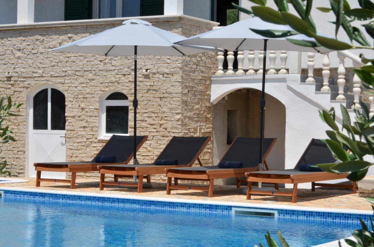 Holiday Home Nevera Kastela Ngoại thất bức ảnh