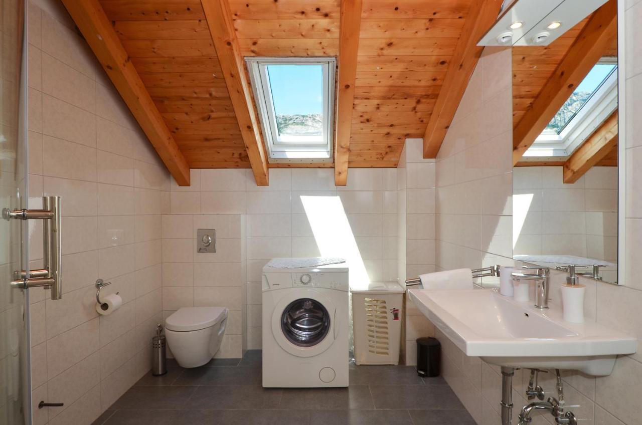 Holiday Home Nevera Kastela Ngoại thất bức ảnh