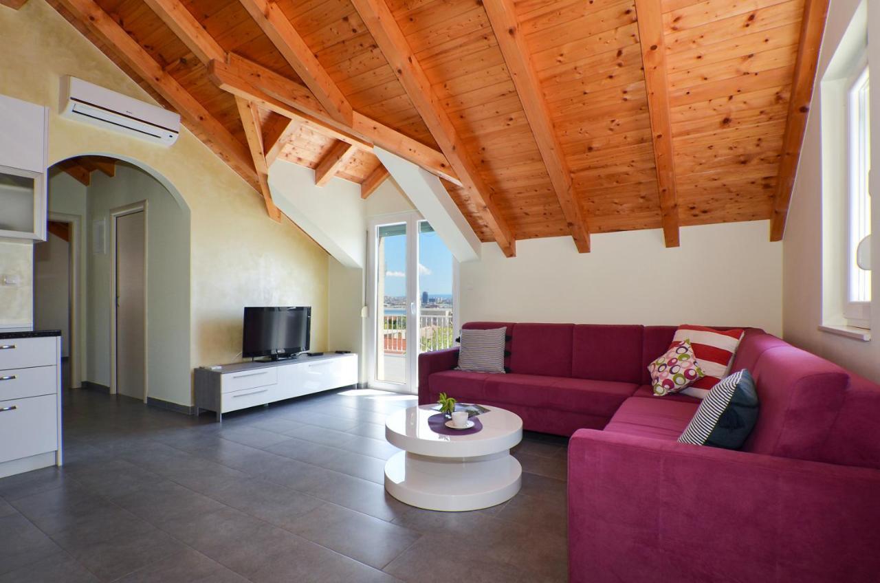 Holiday Home Nevera Kastela Ngoại thất bức ảnh
