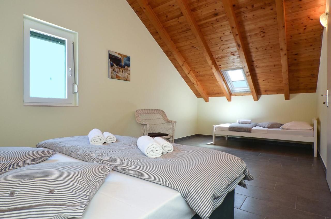 Holiday Home Nevera Kastela Ngoại thất bức ảnh