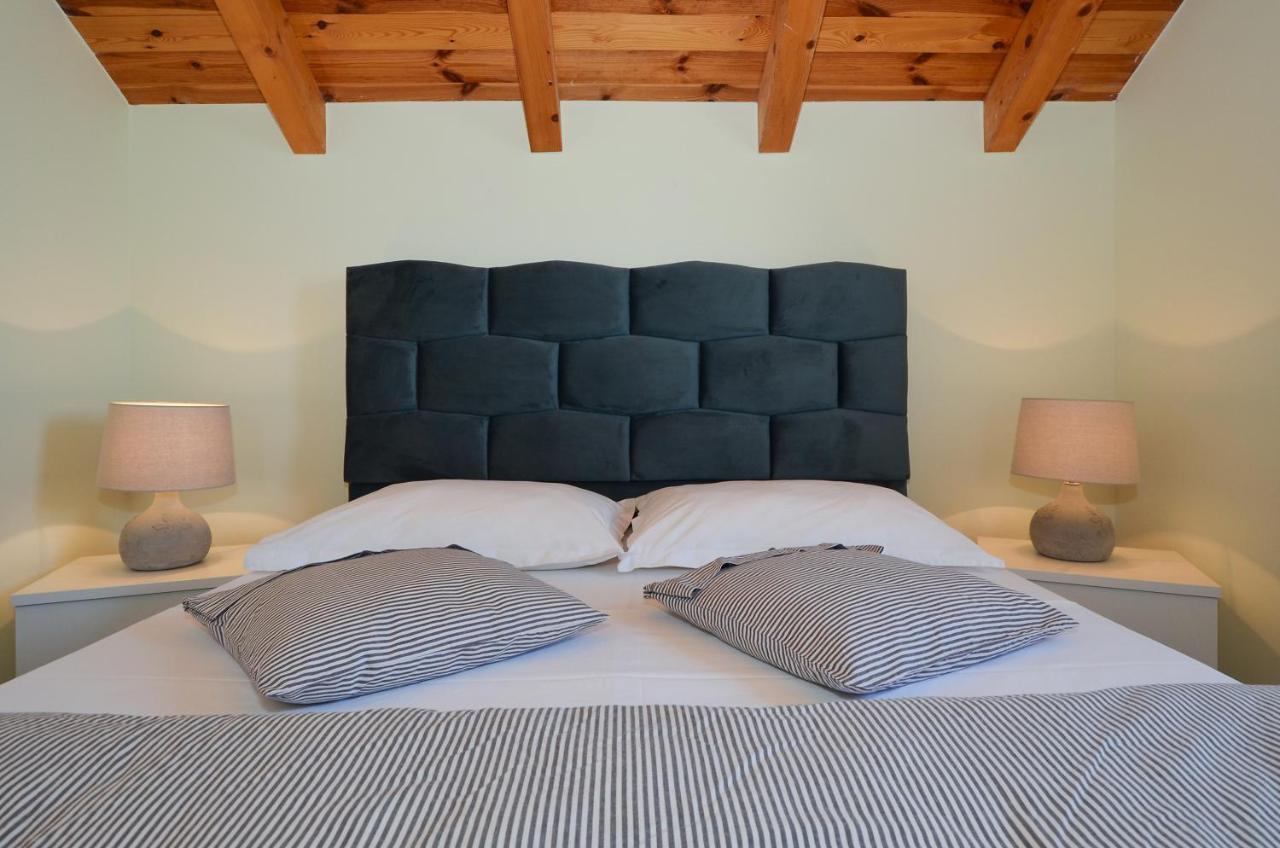 Holiday Home Nevera Kastela Ngoại thất bức ảnh