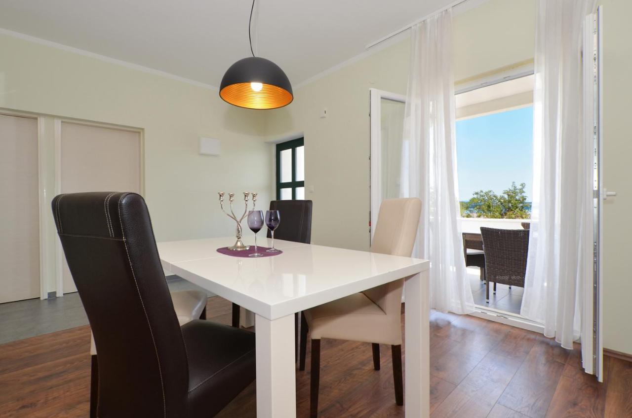 Holiday Home Nevera Kastela Ngoại thất bức ảnh