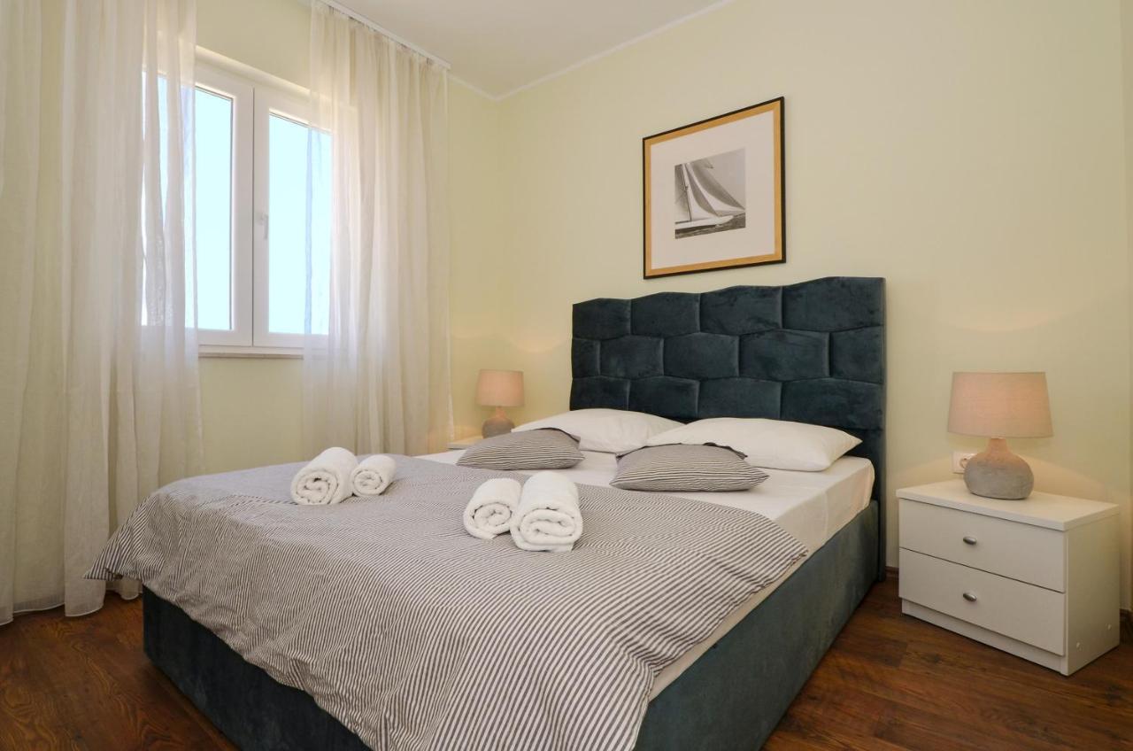 Holiday Home Nevera Kastela Ngoại thất bức ảnh